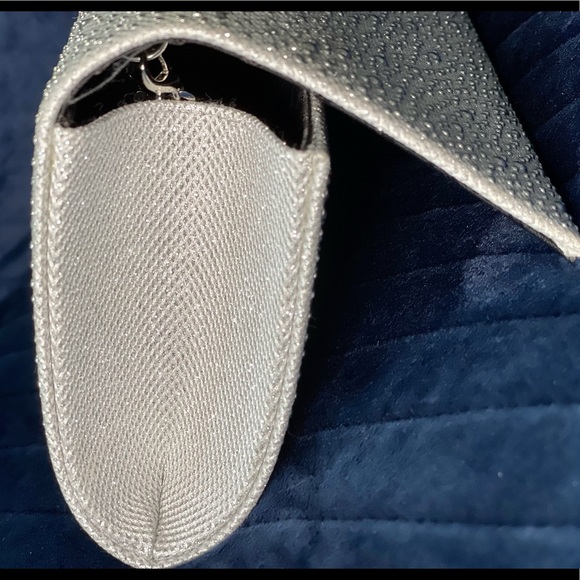 Silver clutch, evening bag. - Picture 6 of 8